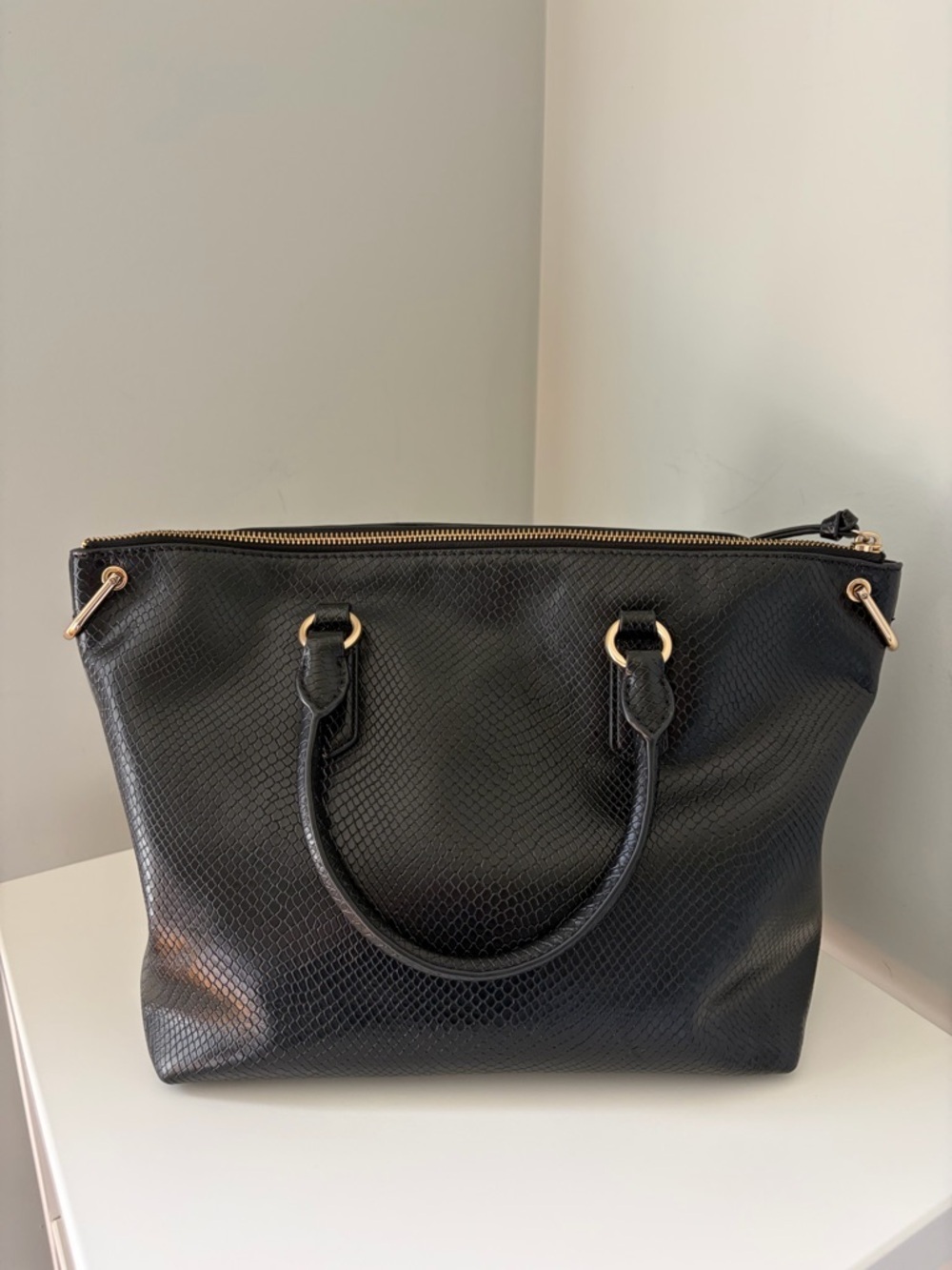 Michael Kors Large Elson Satchel - Picture 2 of 15